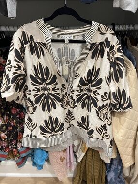 She + Sky Cream and Dark Brown Floral-Print V-Neck Blouse 1X
